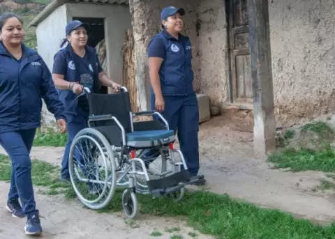 En Guayas, Pichincha, Manab� y Los R�os se 'dispar�' la entrega de carn�s para personas con discapacidad