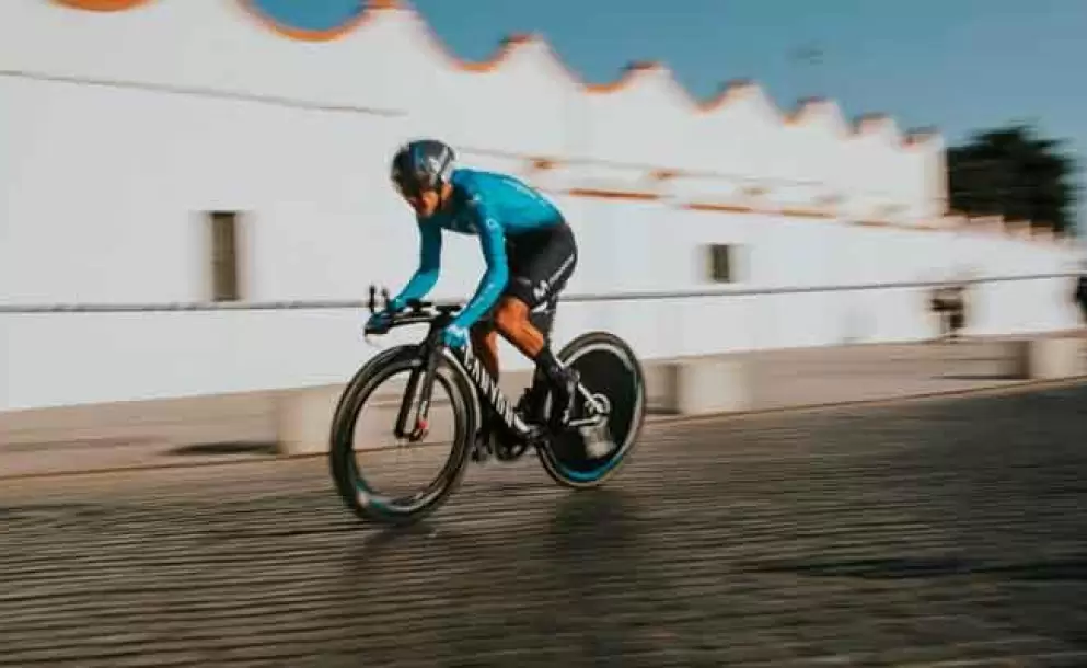 Ciclistas ecuatorianos tienen autorización para viajar a Europa y unirse a sus equipos del Worldtour