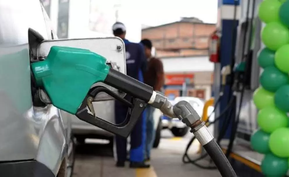 Gobierno compensara a gremios de transporte por aumento de precio de disel