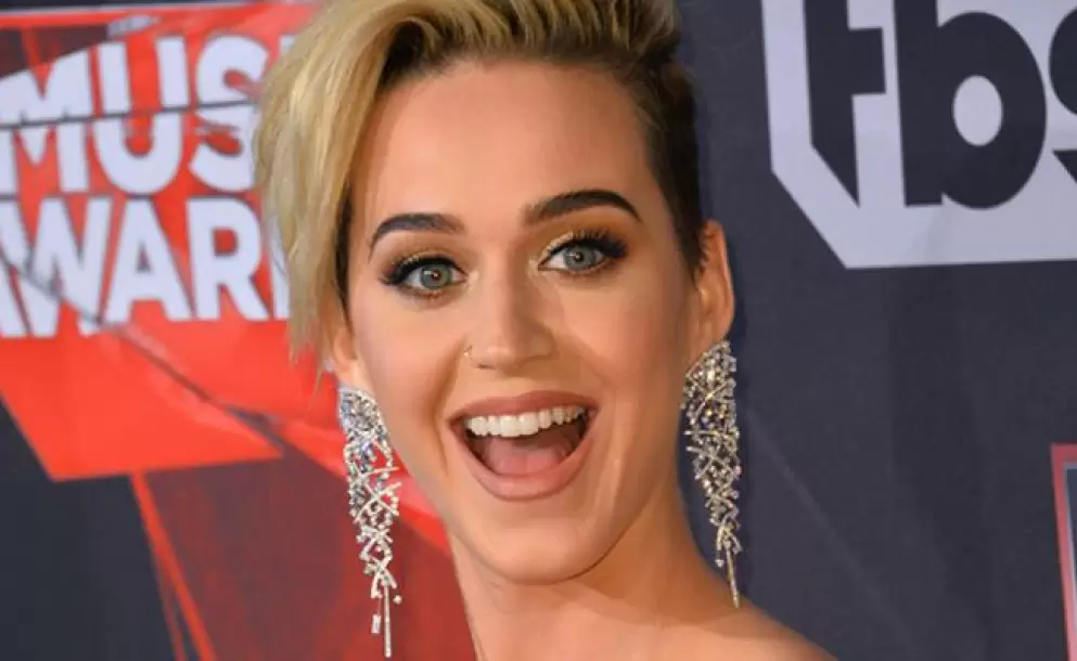 Katy Perry muestra obsequio que le envió Beyonce por nacimiento de su hija