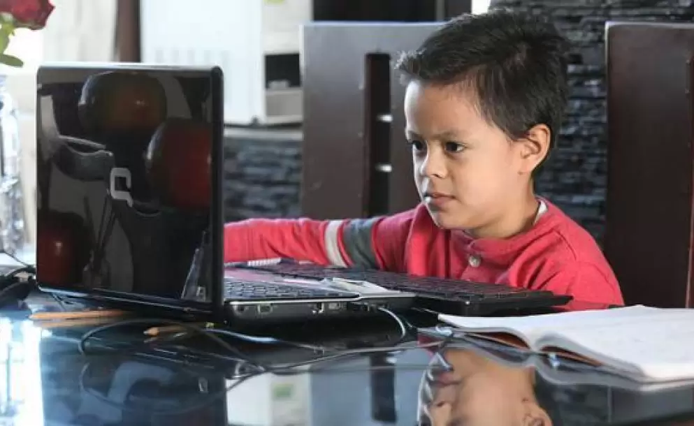 Ministerio de Educacin propone que estudiantes tengan dos horas de clases virtuales como mximo