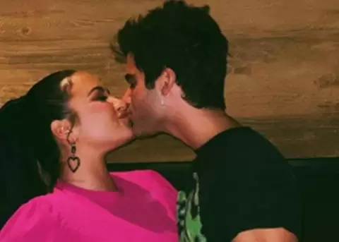 Demi Lovato celebra seis meses de noviazgo