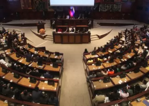 Asamblea pide a candidatos garantizar apoyo de organismos multilaterales de financiamiento