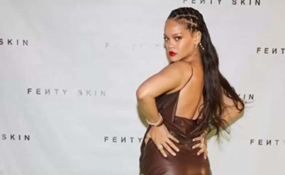 Rihanna pide perdn por utilizar un texto sagrado islmico en desfile de moda