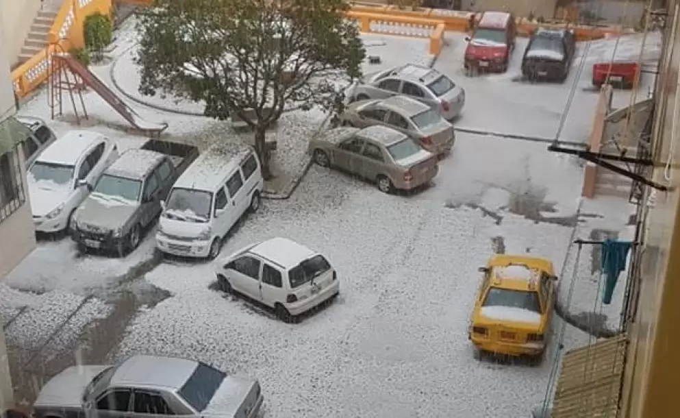 Granizo y calles inundadas en Quito producto de las intensas lluvias