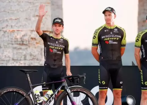 Dos equipos se retiran del Giro de Italia debido al COVID-19