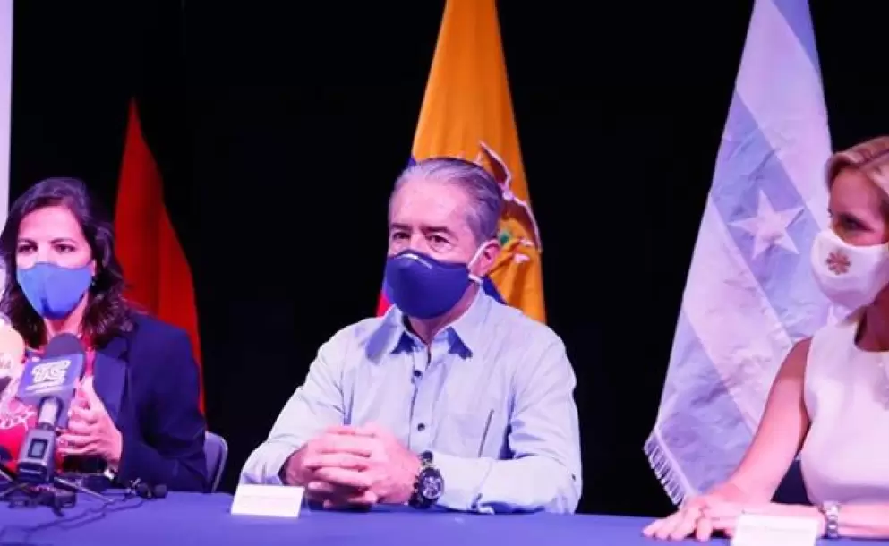 Ecuador no podrá tener una vacuna contra coronavirus antes de marzo del 2021, dice ministro de Salud