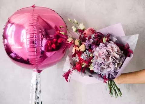 Tendencias en arreglos florales y bouquets de globos