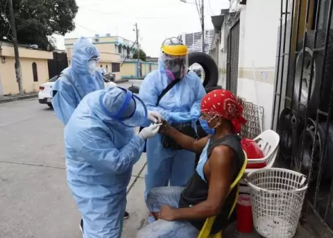 Ecuador: Luego del feriado octubrino se registraron ms de 100 casos de COVID-19 en doce parroquias