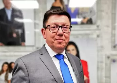 Rafael Oyarte: Era ms cmodo destituirle por bombas caducadas porque en el reparto caen los asamblestas