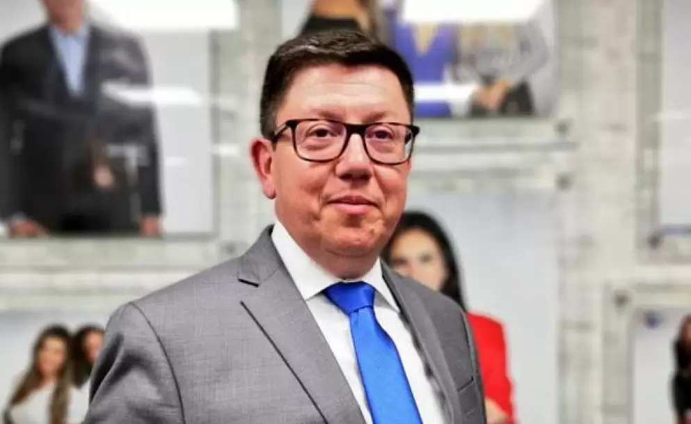 Rafael Oyarte: Era ms cmodo destituirle por bombas caducadas porque en el reparto caen los asamblestas