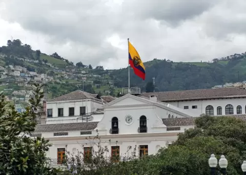 El décimo tercer sueldo ya fue pagado a las tres cuartas partes de servidores públicos