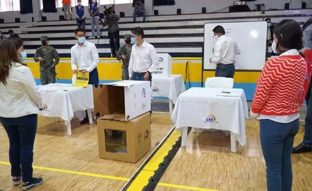 Andrés Arauz ganó en 107 cantones y Yaku Pérez, en 94; el voto a Guillermo Lasso fue disperso