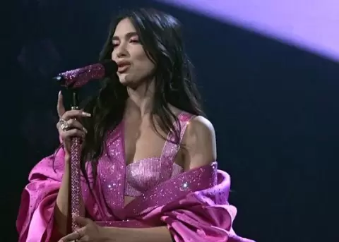 Dua Lipa sorprende con su presentacin en los Grammy 2021