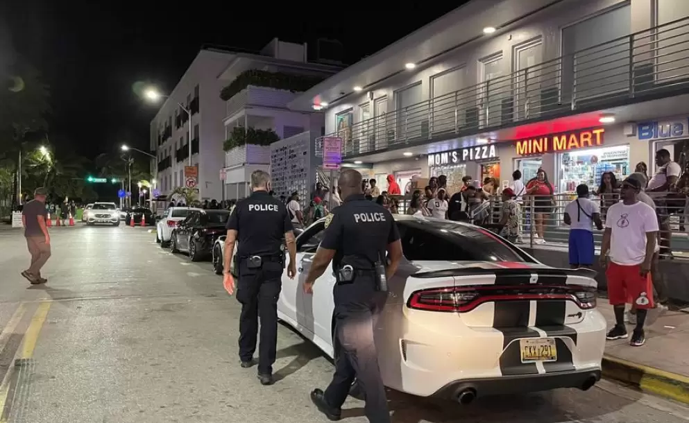 Miami Beach decreta toque de queda para evitar multitud de turistas