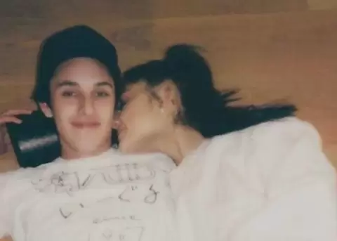 Ariana Grande ya habra comenzado a planear su boda con Dalton Gomez