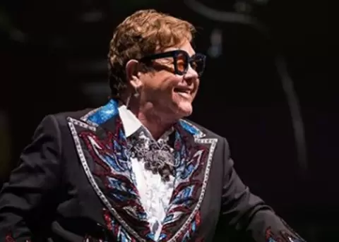Elton John se despedir de los escenarios en 2022