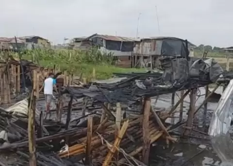 Una persona result herida luego de incendio que consumi tres viviendas en Babahoyo