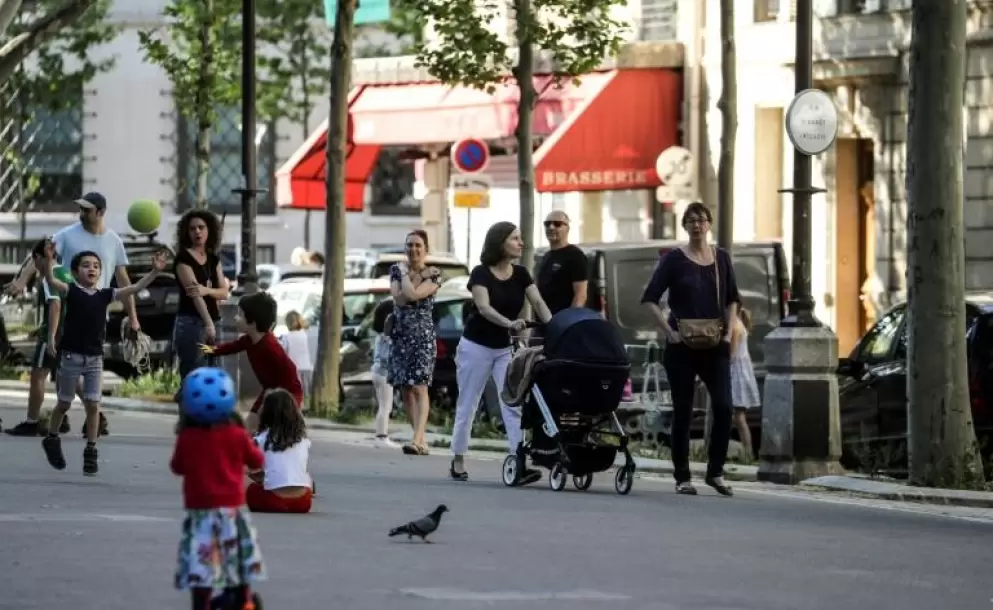 Francia impone desde hoy el certificado sanitario para acceder a cines, teatros, museos o eventos deportivos