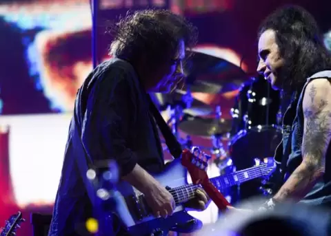 Simon Gallup, bajista de The Cure, abandon el grupo despus de 40 aos