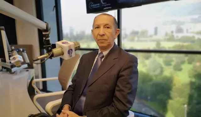 Lolo Echeverría, analista político.