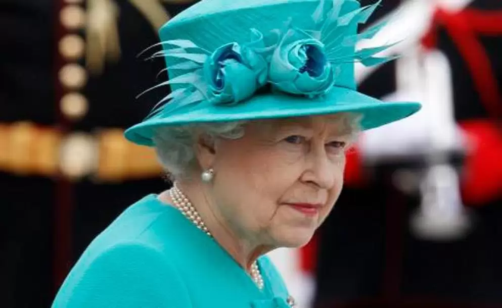 La reina Isabel II guardará reposo durante al menos dos semanas por orden médica y no realizará visitas oficiales