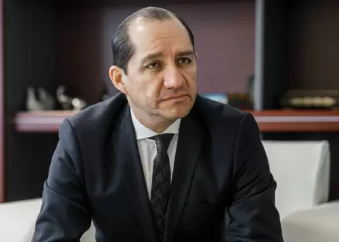 Hacer negocios con respeto y cumpliendo parmetros, ser muy beneficioso para el pas, dice embajador Larrea