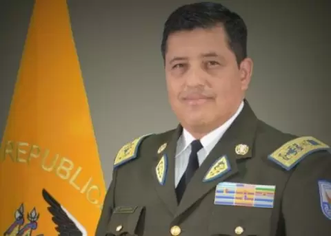 Presidente cesa del cargo al general de Polica Marco Villegas