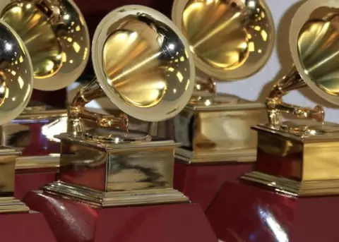 La Ceremonia de los Grammy 2022 fue postergada indefinidamente por expansin de microm en EE.UU
