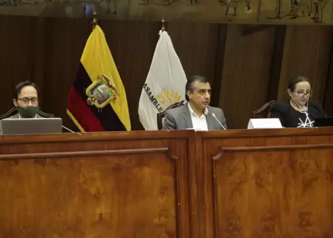 La Comisin de Seguridad asegura que no ha recibido ningn aporte por parte del Ejecutivo en temas de seguridad