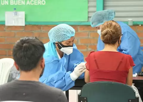 El MSP adelanta la aplicacin de la dosis de refuerzo en personal de primera lnea