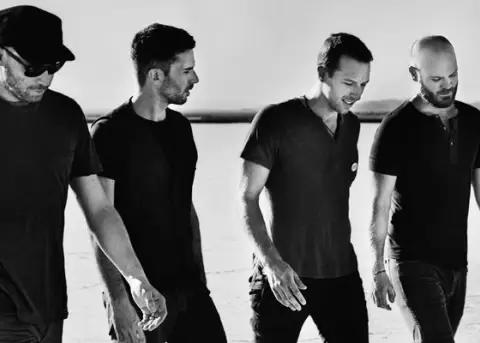 Coldplay inici primera gira mundial desde 2017 con 40 mil personas en Costa Rica