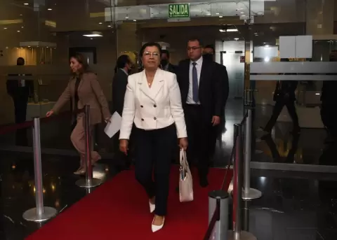Guadalupe Llori pide declarar improcedente la denuncia en su contra por supuesto incumplimiento de funciones