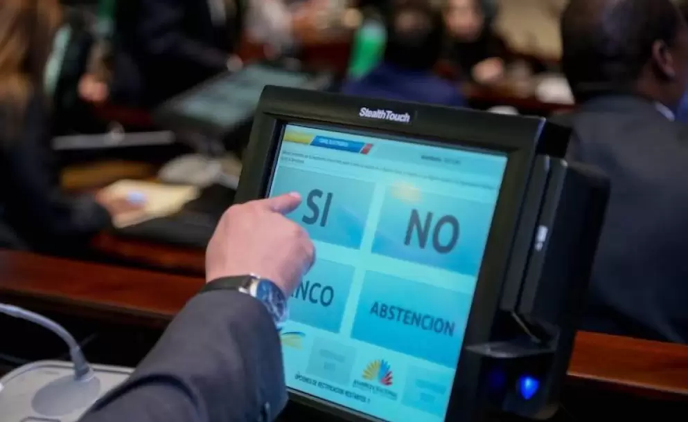 Con 81 votos, la Asamblea Nacional aprueba mocin para tratar el informe de la Comisin Ad Hoc que recomienda la destitucin de Llori