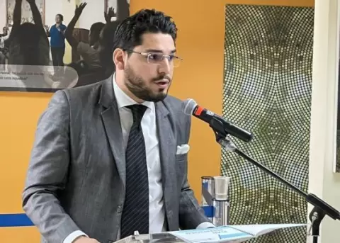 Un juez del cantn Yaguachi aprueba medidas cautelares para posesionar a Ral Gonzlez como superintendente de Bancos
