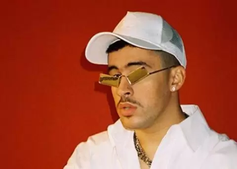 Por desafiar la masculinidad y su aporte a la cultura: Universidad estadounidense dar curso sobre Bad Bunny