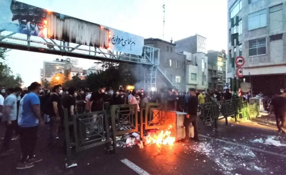 Suben a 35 los muertos en las protestas de Irn tras la muerte de Mahsa Amin