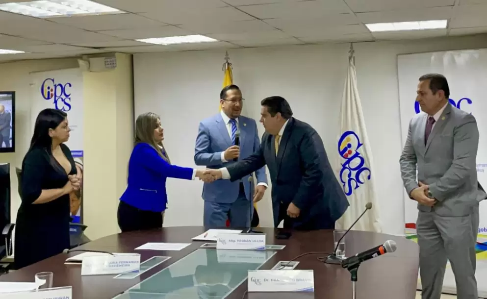 Rosero: consulta de mayoría del Cpccs a nuevo Procurador, previo a su designación, es “una acción fuera de la ley”