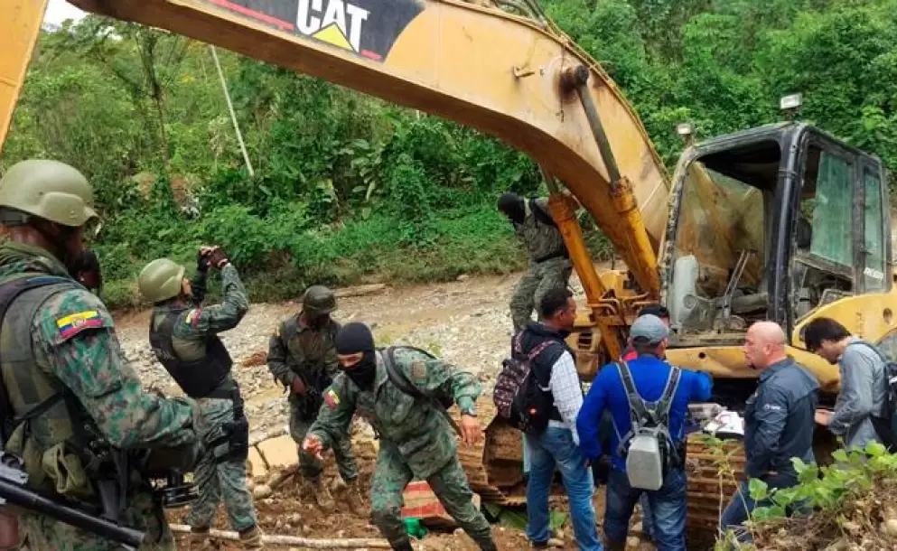 Frente Parlamentario Anticorrupción solicita al Gobierno estado de excepción contra la minería ilegal