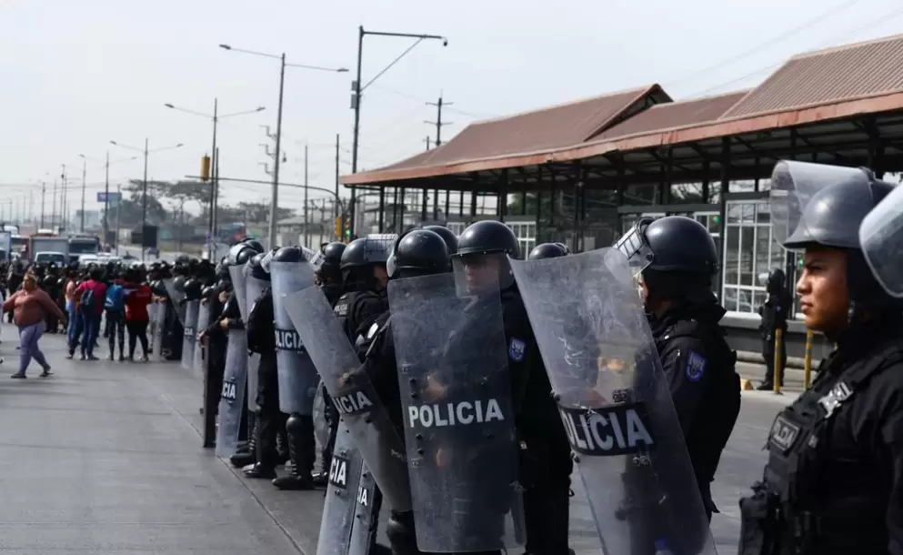 Tasa de muertes violentas se redujo durante el estado de excepción: Guayas 2%, Esmeraldas 27% y Santo Domingo 52%
