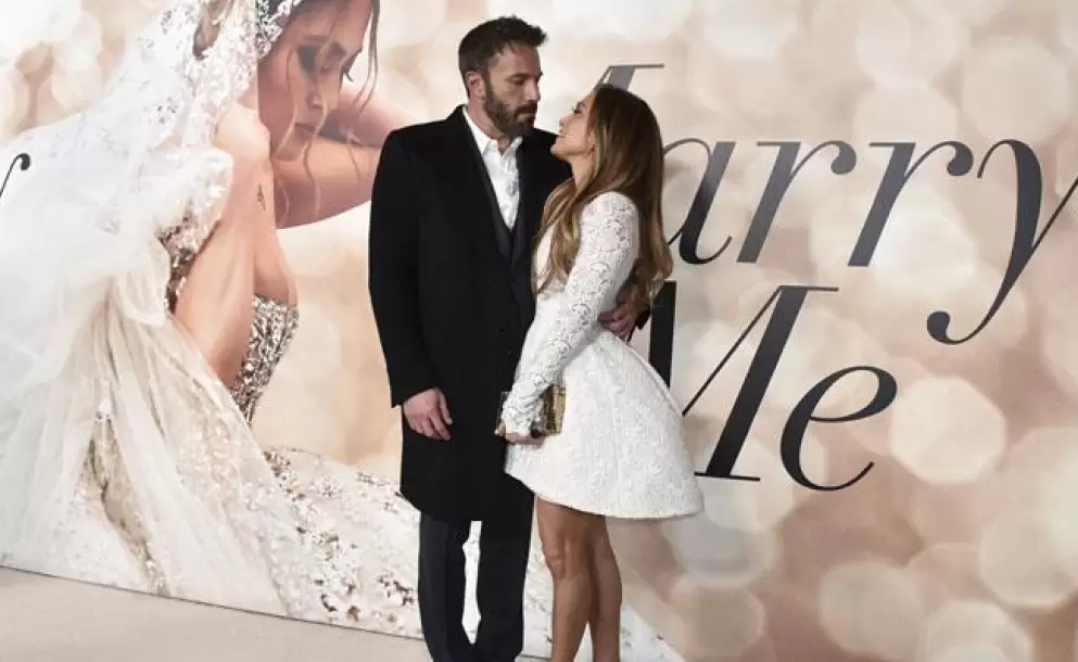 Jennifer Lopez y Ben Affleck reciben las llaves de su nuevo hogar