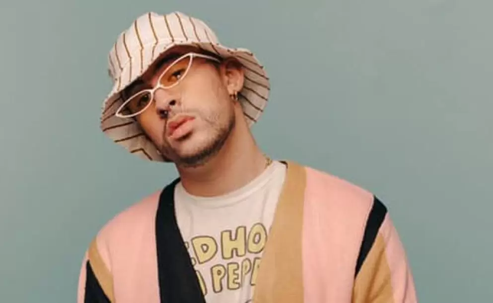 Bad Bunny lanza video de 'Ojitos lindos' y lo dedica a su perrita