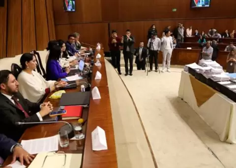El corresmo insiste en que el presidente Lasso permiti que "redes del narcotrfico permeen en su Gobierno"