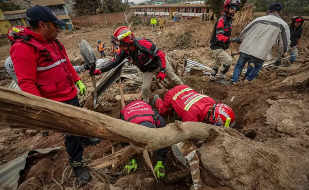 La tragedia en Alausí no se acaba; los fallecidos suben a 8 y a 71 los desaparecidos