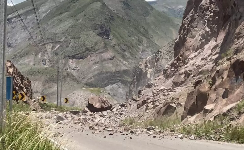 Aproximadamente USD 27 millones se invertirn en las vas afectadas en Azuay, confirma el Gobernador