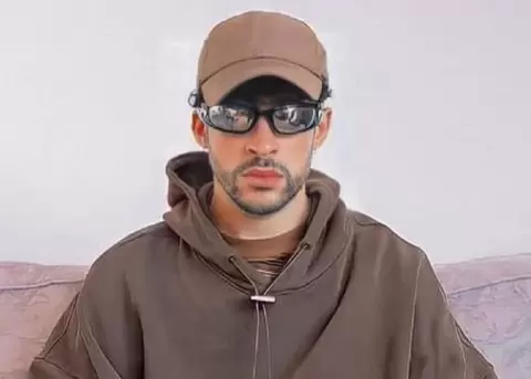 Bad Bunny revela que de nio no lo dejaban escuchar reguetn por su 'letras fuertes'