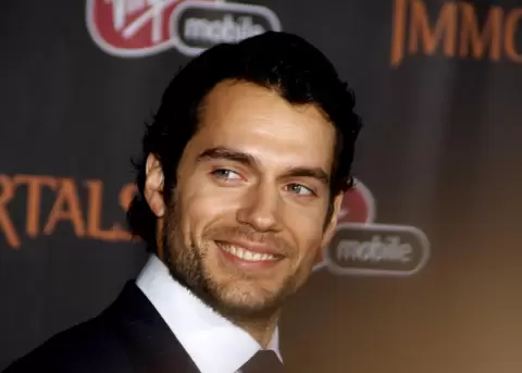 Al 'Superman' Henry Cavill le hac�an bullying por su f�sico