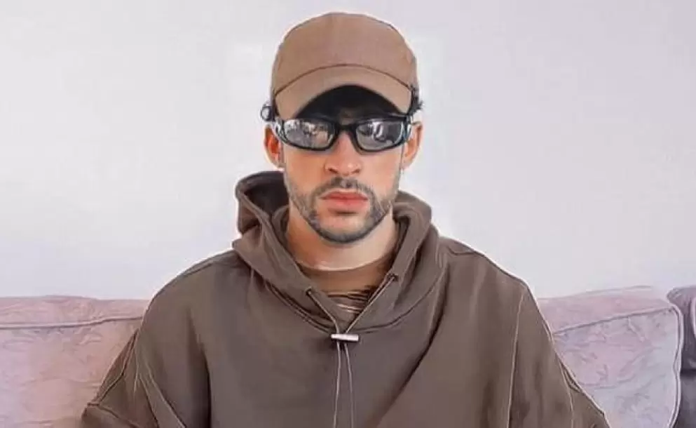 Bad Bunny es golpeado fuertemente por luchadores de la WWE