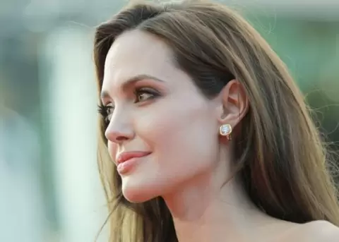 Tmense el tiempo para cuidarse: el emotivo mensaje de Angelina Jolie en memoria de su madre que muri de cncer hace 15 aos
