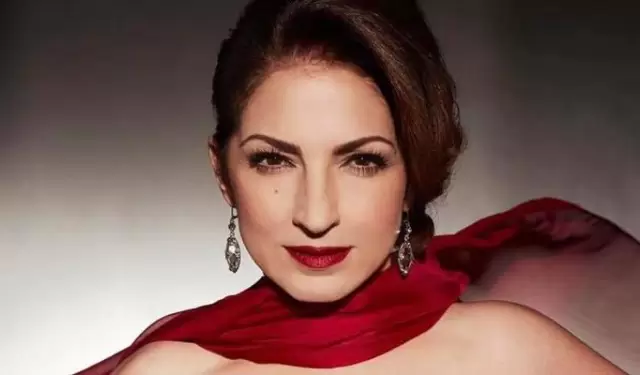 Gloria Estefan.